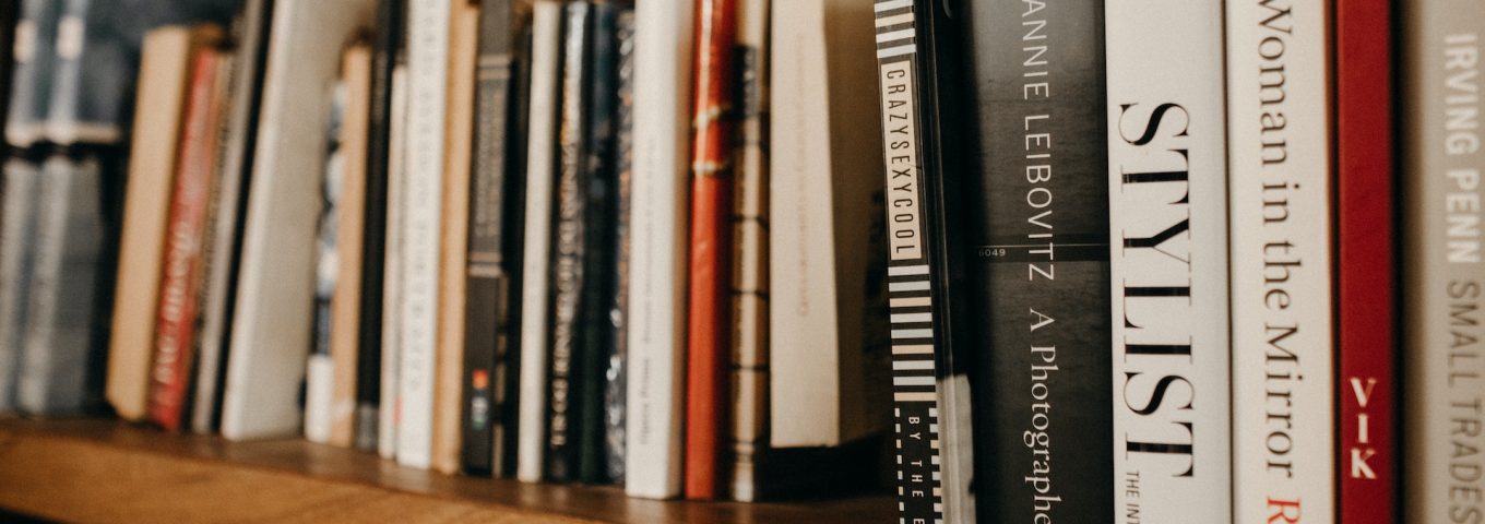 achiziții de carte nouă și veche