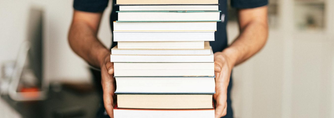 vinde cărți din toate domeniile